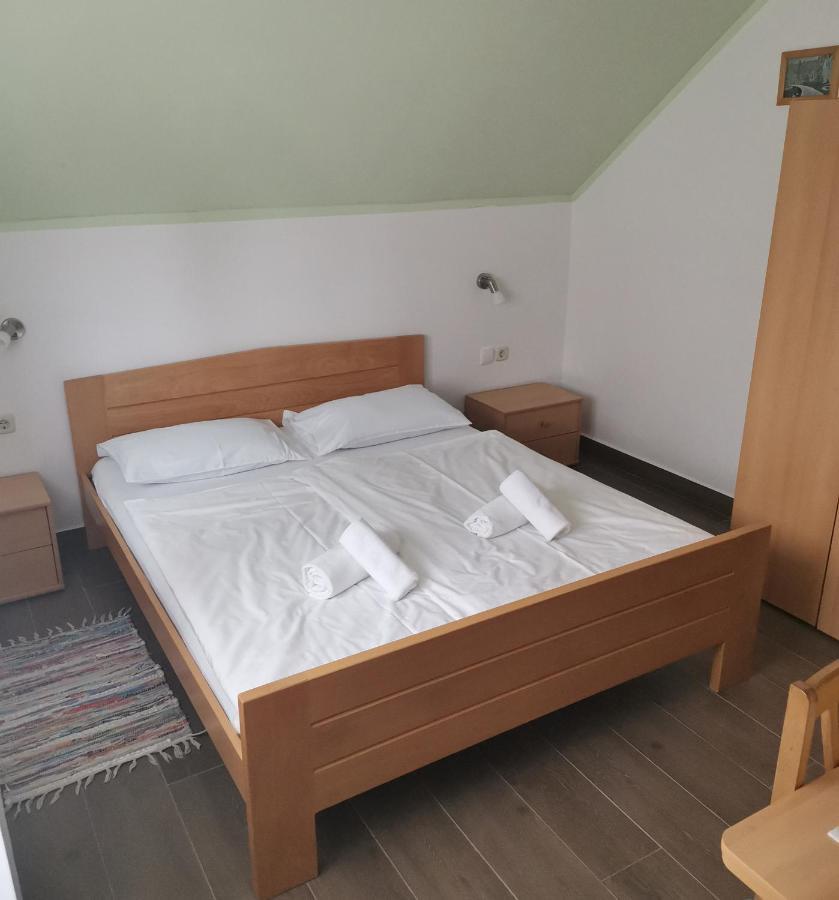 Hotel House Pljesevica Plitvička Jezera Esterno foto