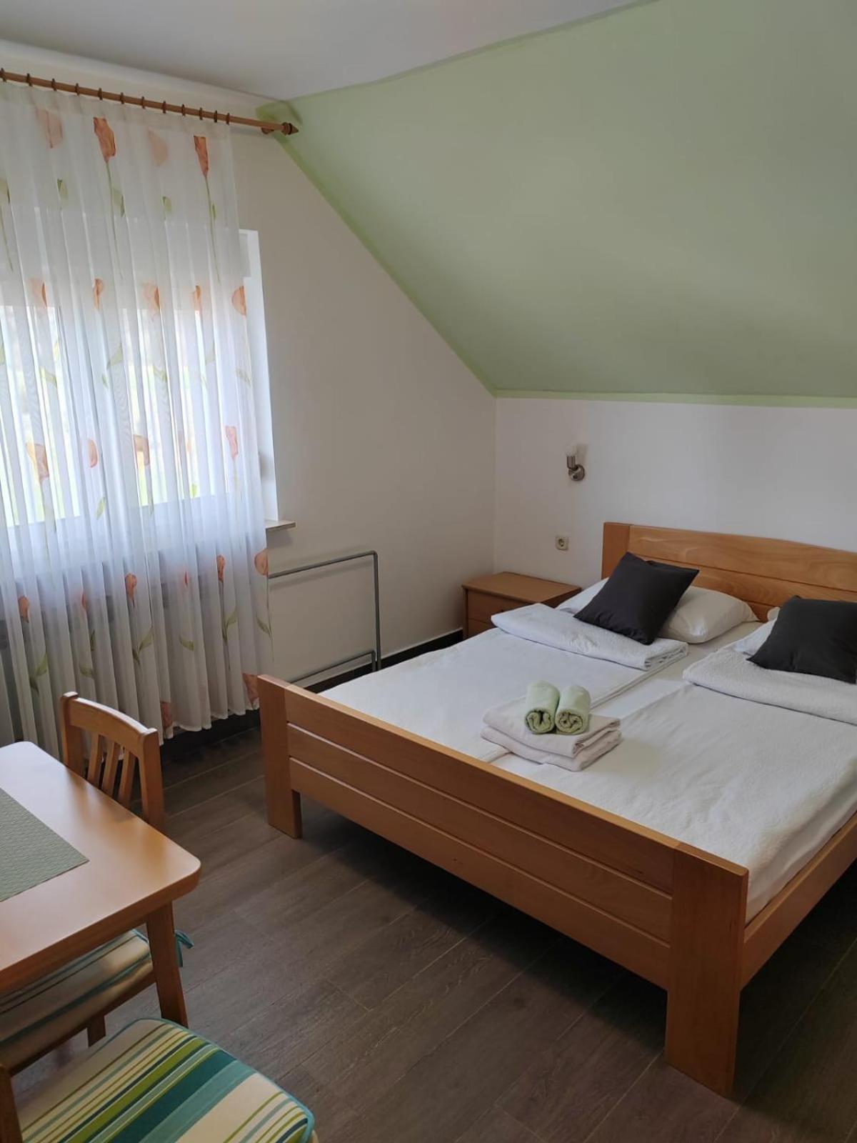 Hotel House Pljesevica Plitvička Jezera Esterno foto